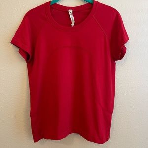 Lululemon Red Swiftly Tech Short Sleeve Shirt 2.0 
Race Length